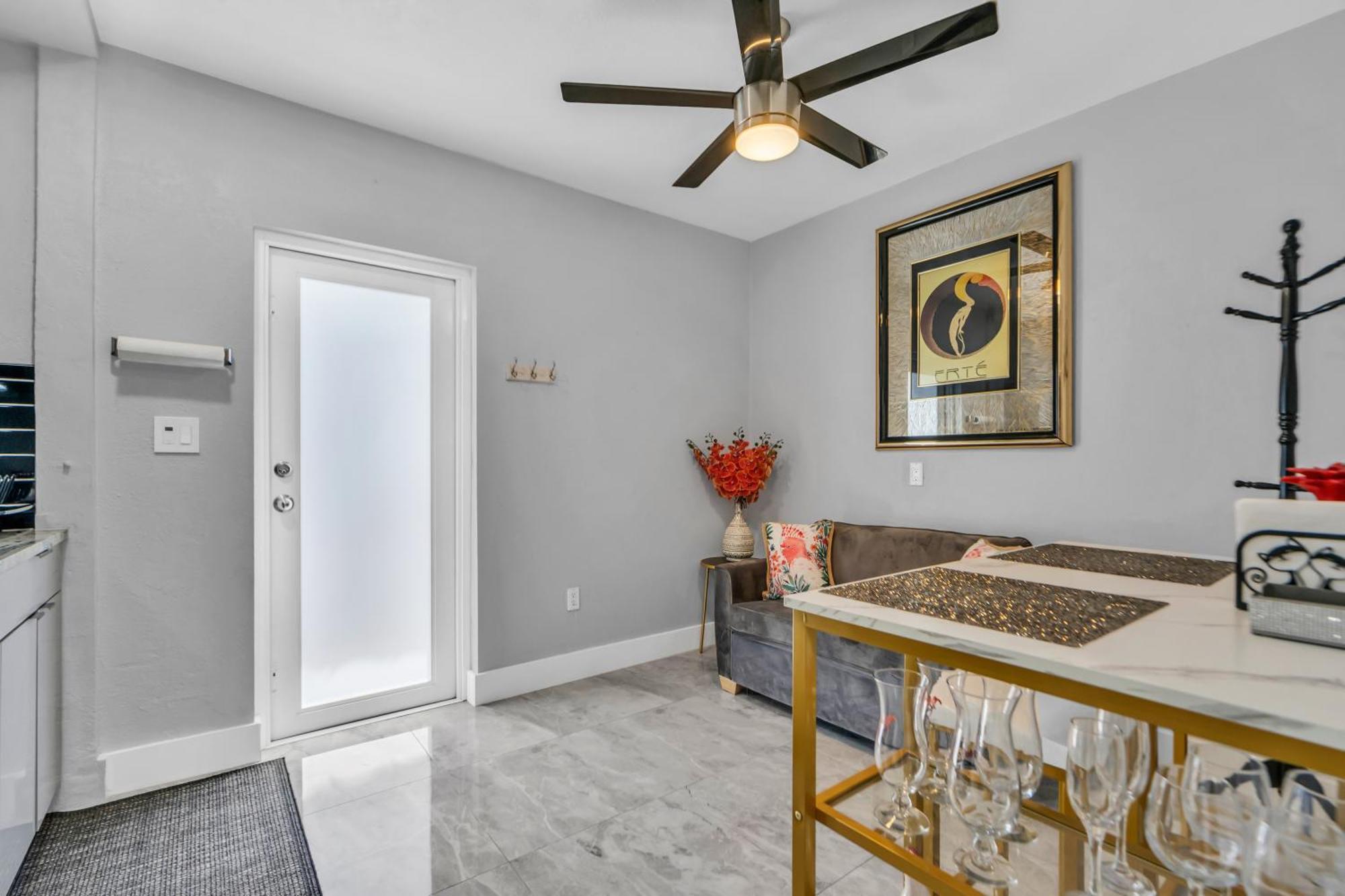 Little Gables Studio-Your Miami Escape-10Min Airport ภายนอก รูปภาพ