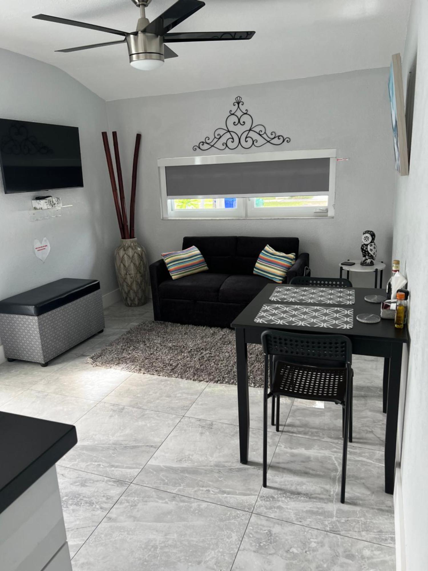 Little Gables Studio-Your Miami Escape-10Min Airport ภายนอก รูปภาพ