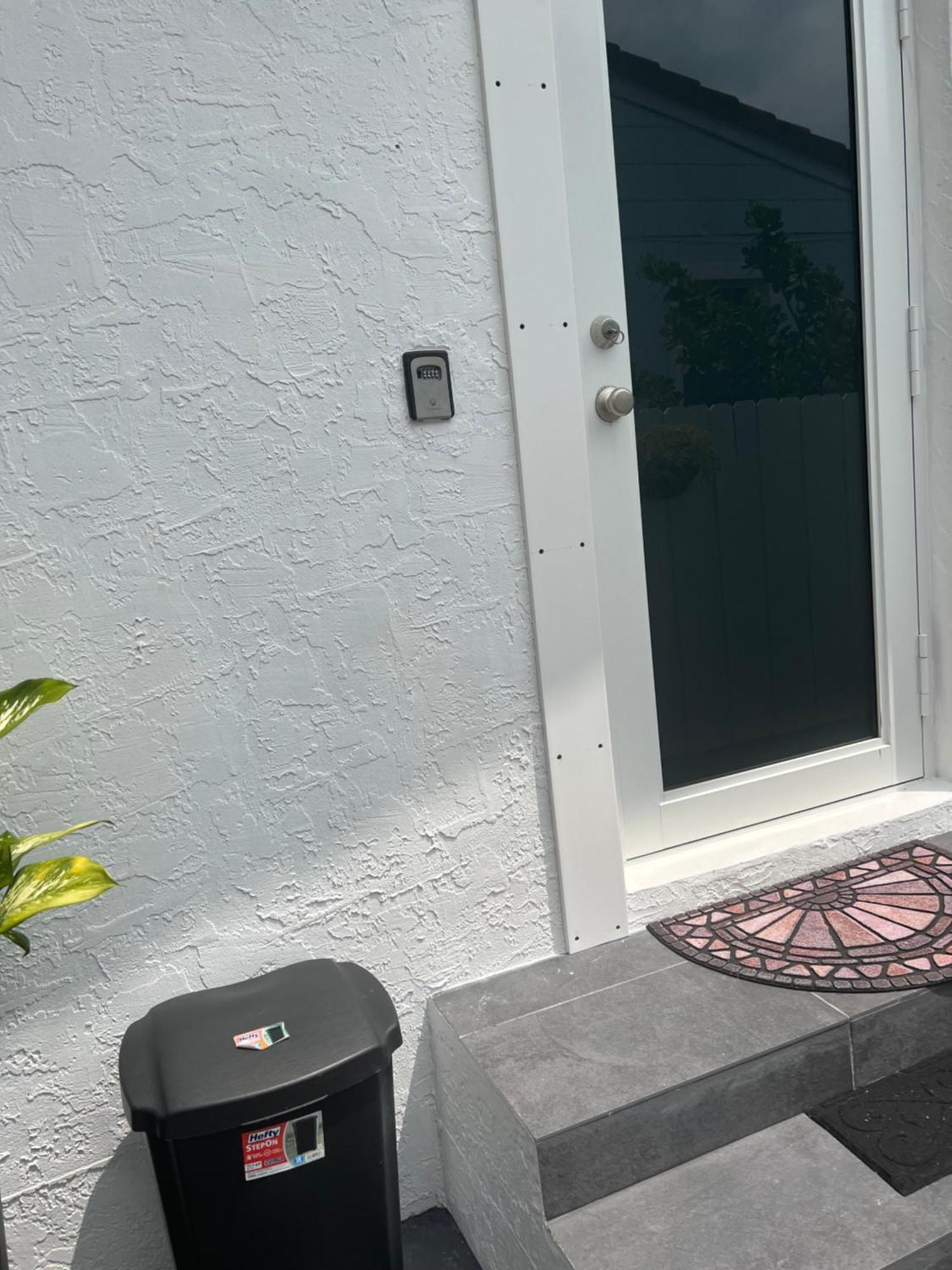 Little Gables Studio-Your Miami Escape-10Min Airport ภายนอก รูปภาพ